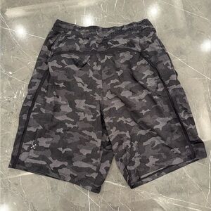 Men's Lululemon Pace Breaker Camo Shorts Black Medium Inseam 9 Athletic Running